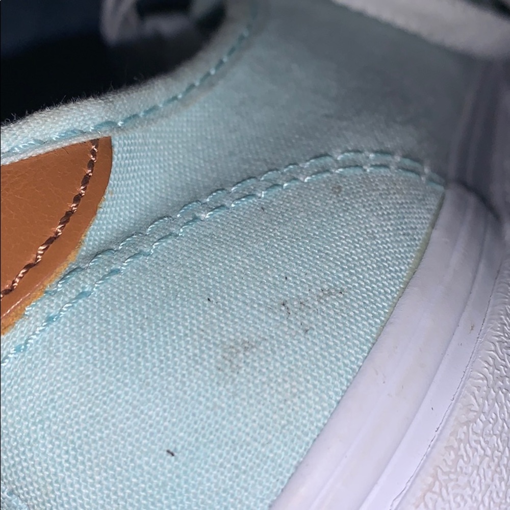 Vans - Picture 5 of 6